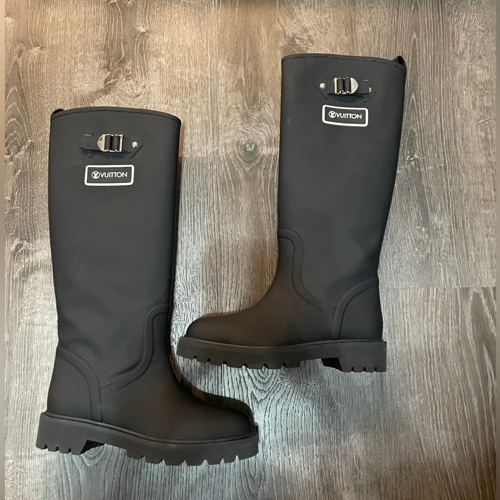 Territory Flat high boot